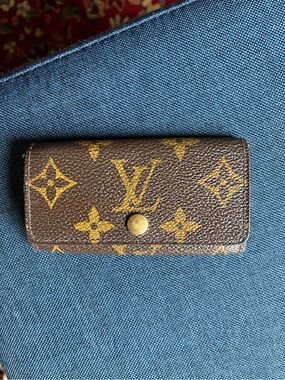 Louis Vuitton Monogram Canvas Key Holder in Brown and Gold- *note